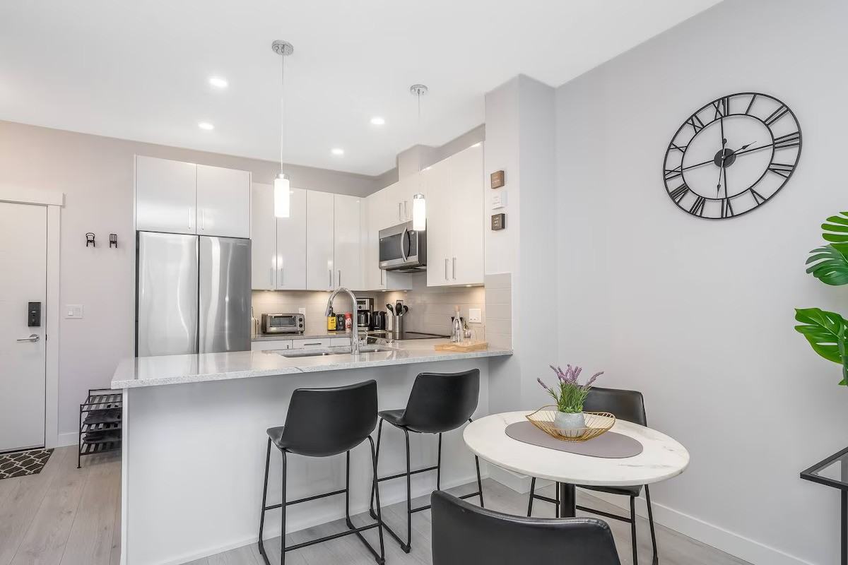 32690 14 Avenue #400 - Photo 5 of 34