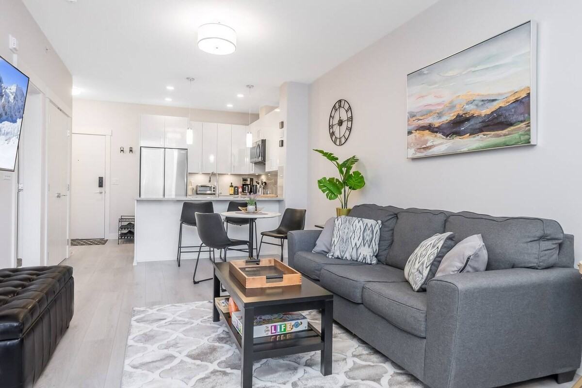 32690 14 Avenue #400 - Photo 3 of 34