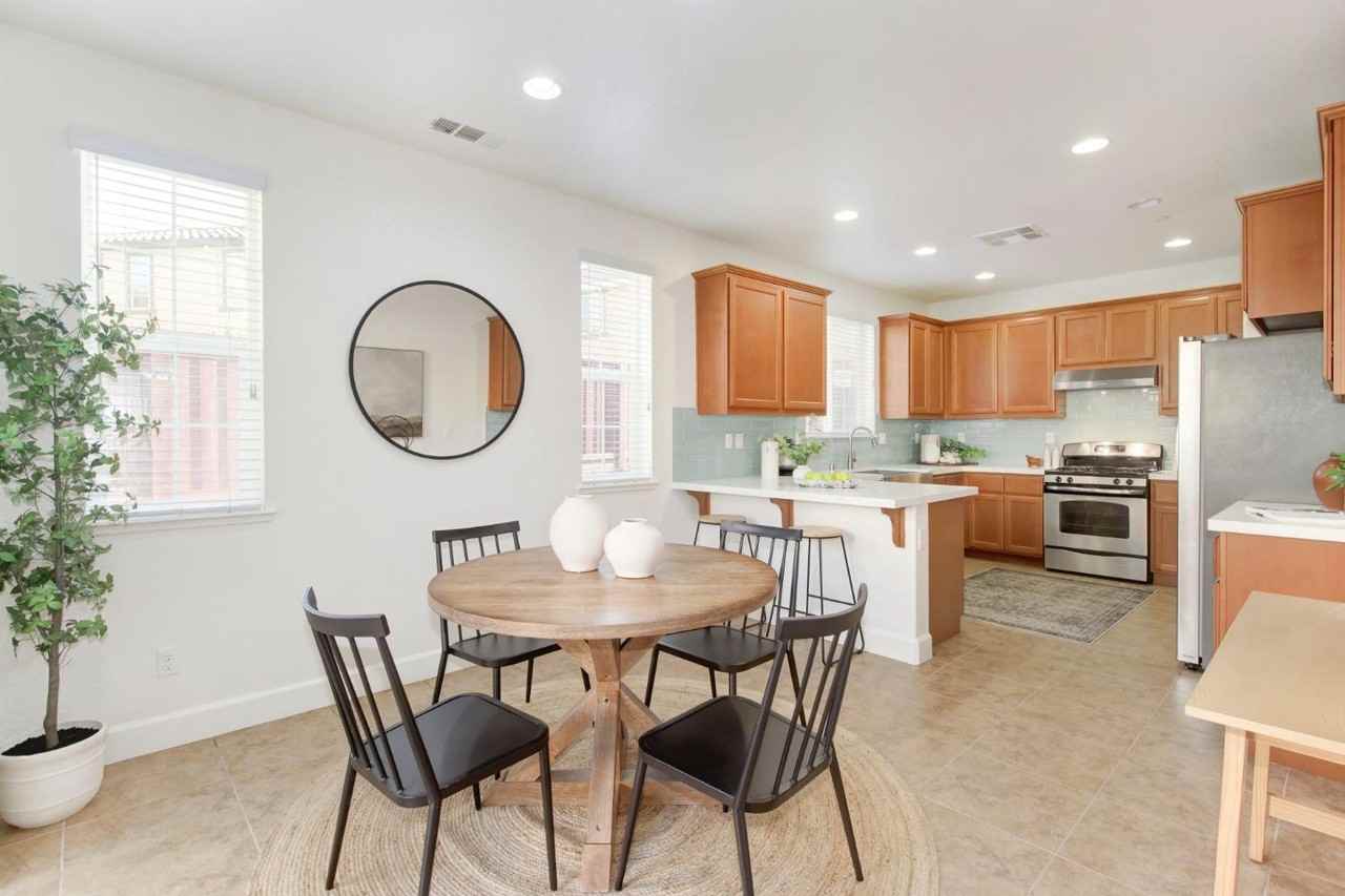 906 Blossom Rock Ln #NA - Photo 5 of 20