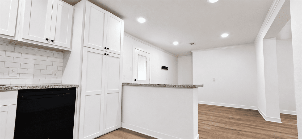 2102 Margaret St #B - Photo 3 of 20