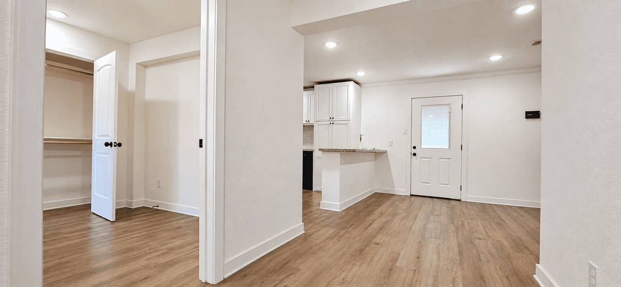 2102 Margaret St #B - Photo 4 of 20