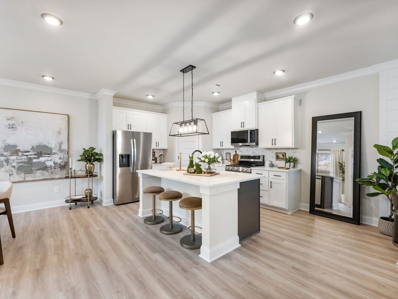 Grand Highlands Court - Photo 2 of 18