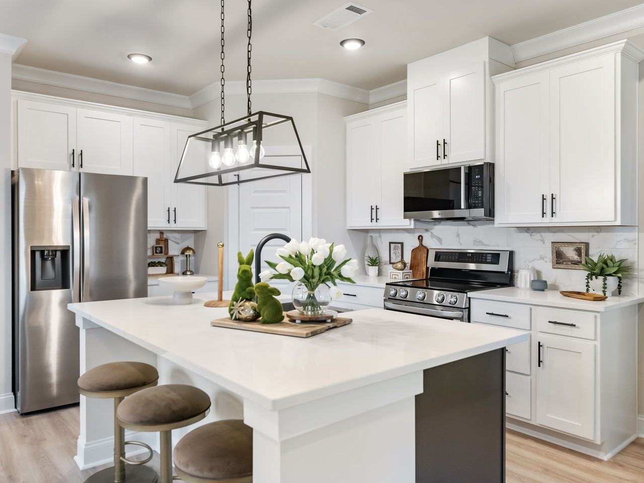 Grand Highlands Court - Photo 3 of 18