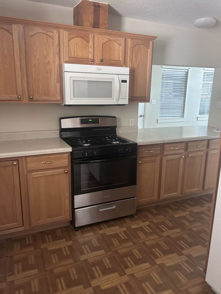 322 Main St #NA - Photo 5 of 17