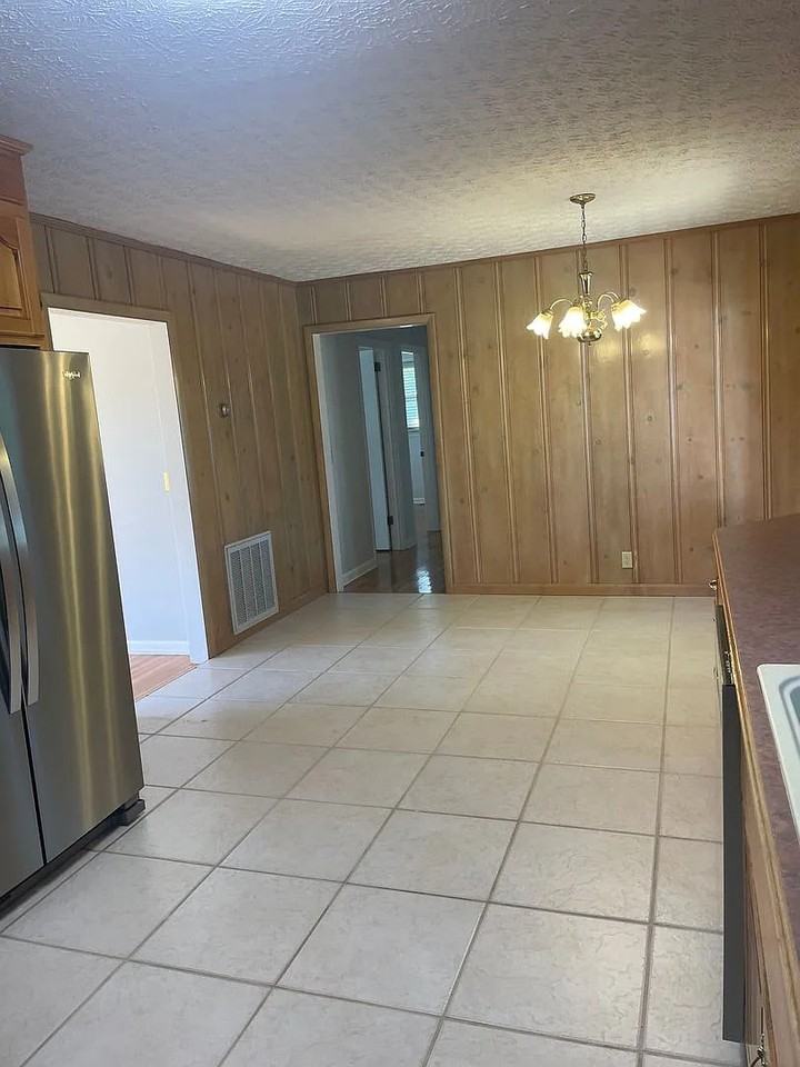 619 Lynnwood Way #NA - Photo 5 of 12