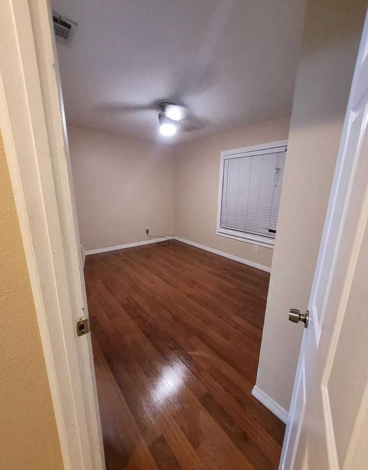 1418 Lamplighter Way #NA - Photo 4 of 10