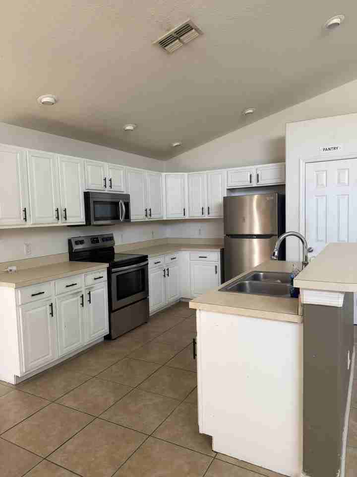 2809 Shumard St #NA - Photo 2 of 18