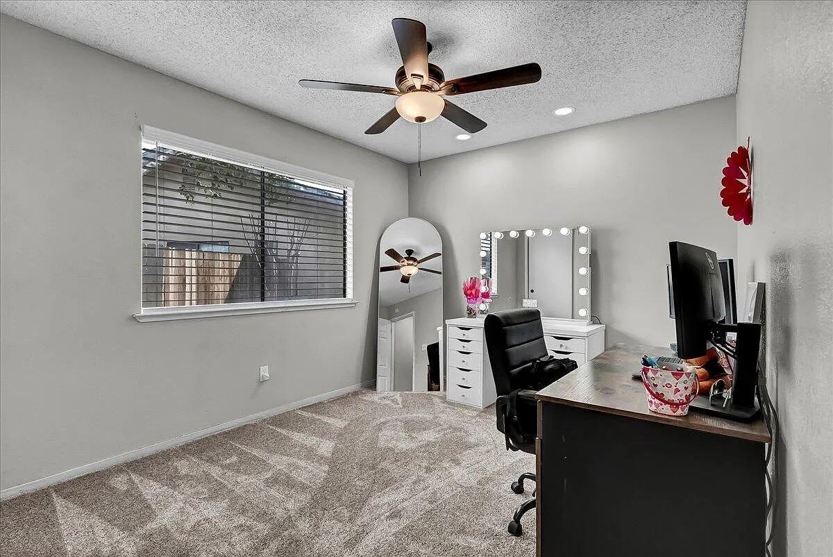 1828 E Seeger Ct #NA - Photo 4 of 10