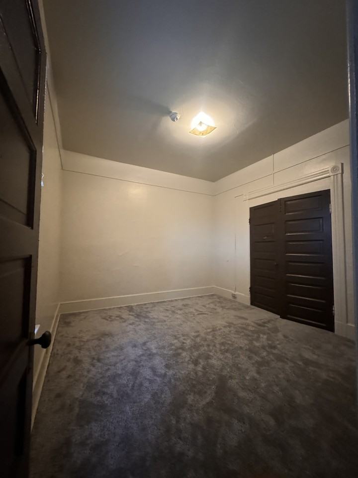 205 B St #A - Photo 4 of 9