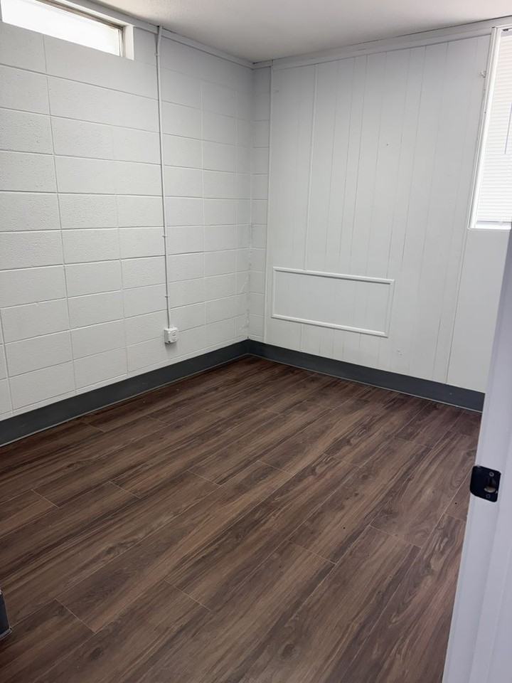 Yellow Stone Apartments - Photo 3 of 10