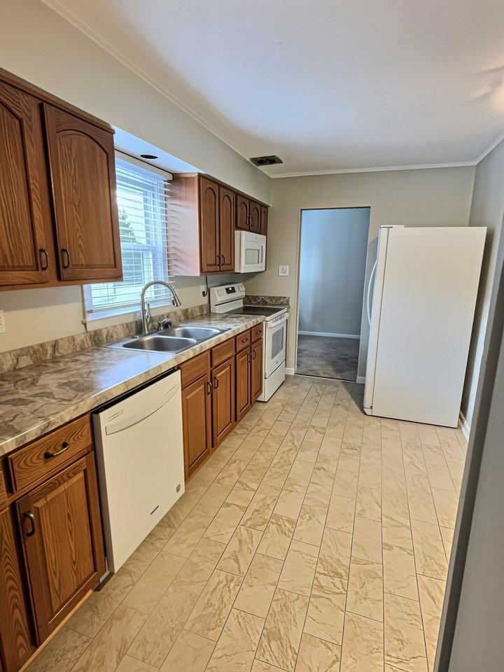 632 Northside Dr #NA - Photo 4 of 11
