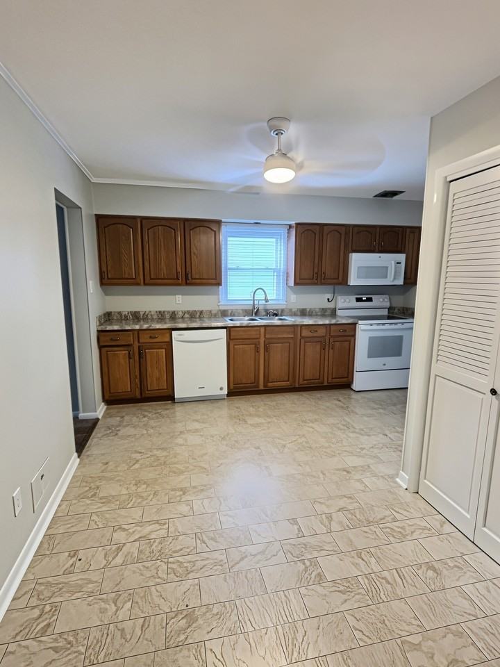 632 Northside Dr #NA - Photo 5 of 11