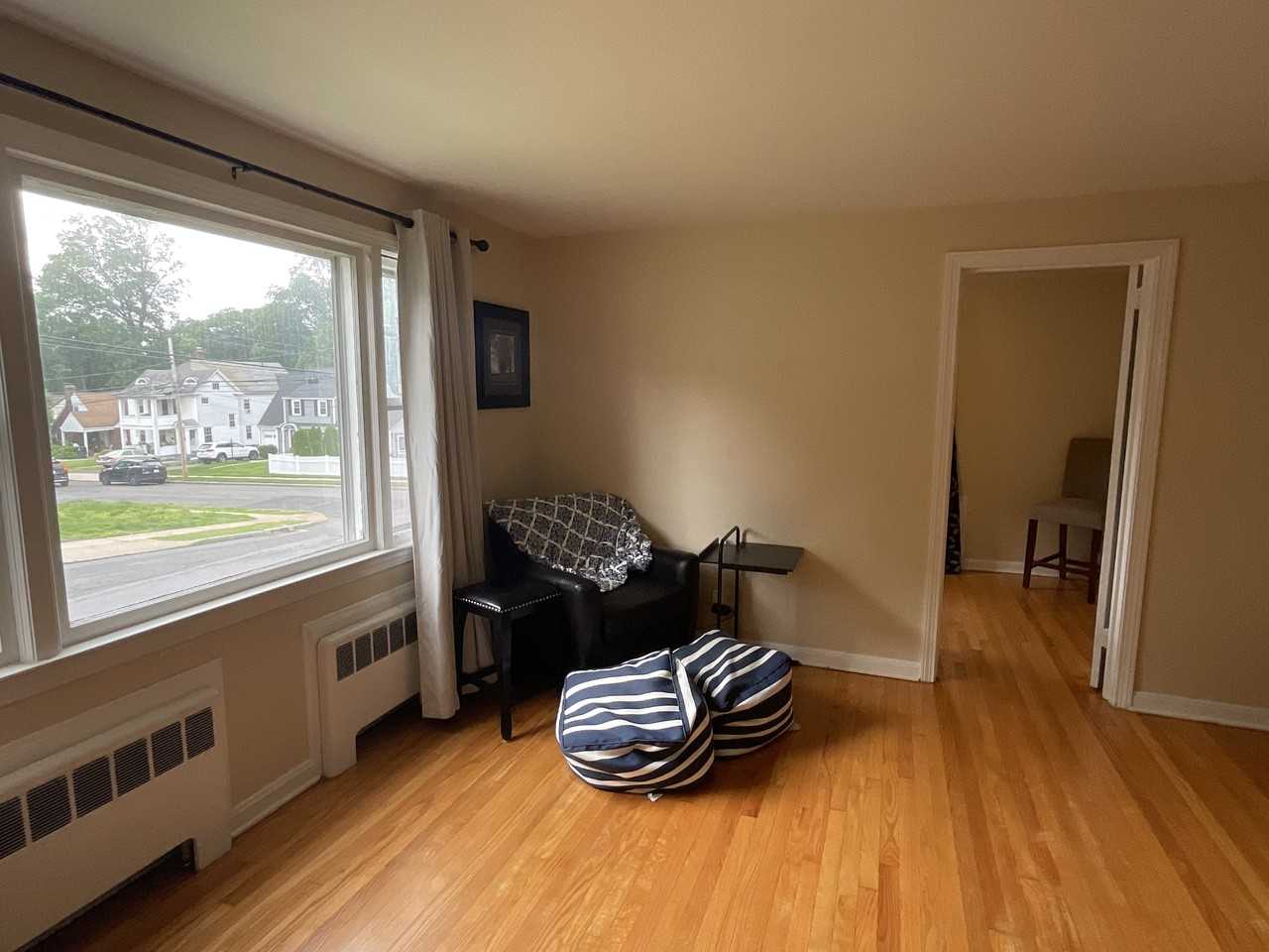 160 Whitman Ave #1stFL - Photo 5 of 14