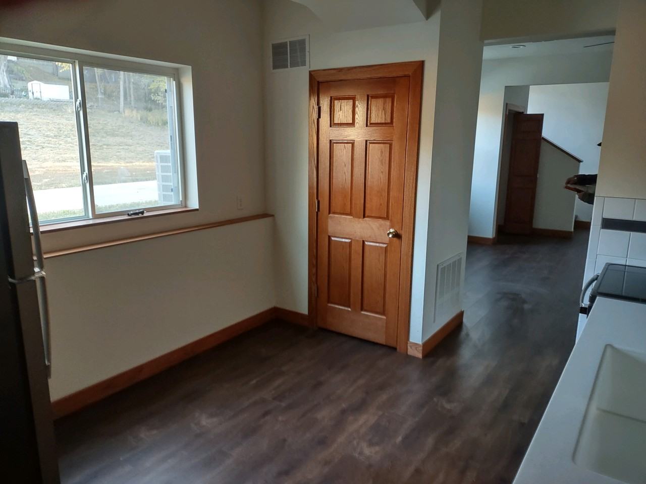 822 S Fairmount St - Photo 5 of 9