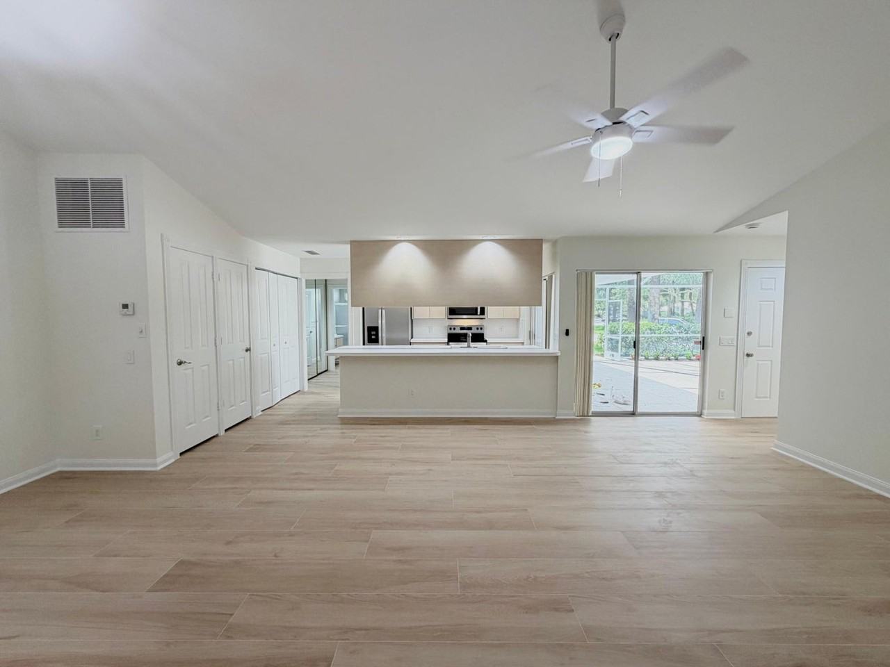 6104 Red Oak Court - Photo 4 of 15