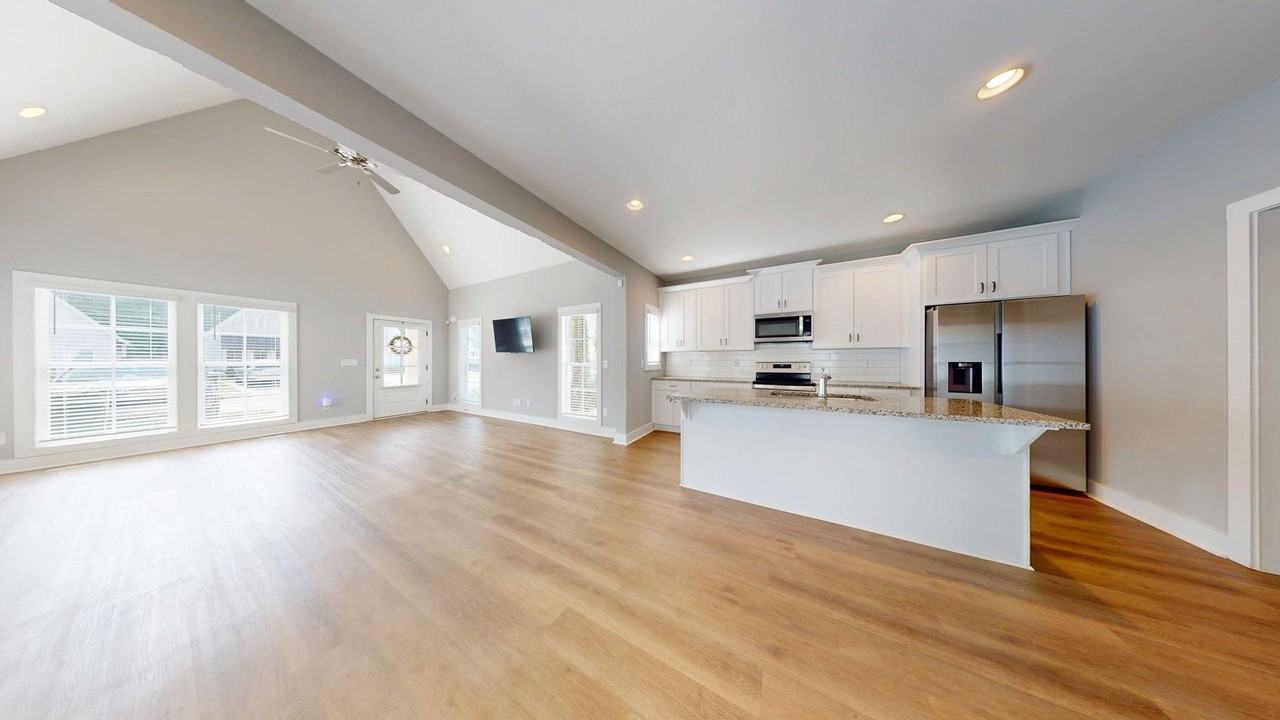 1263 Burrow Cir - Photo 4 of 16