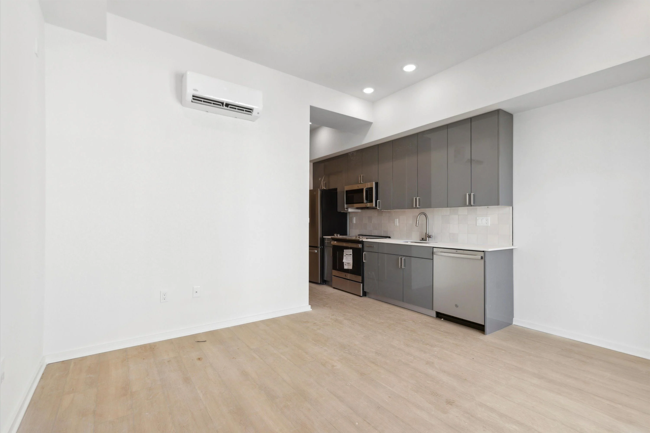 225 N 12th St - Photo 4 of 8