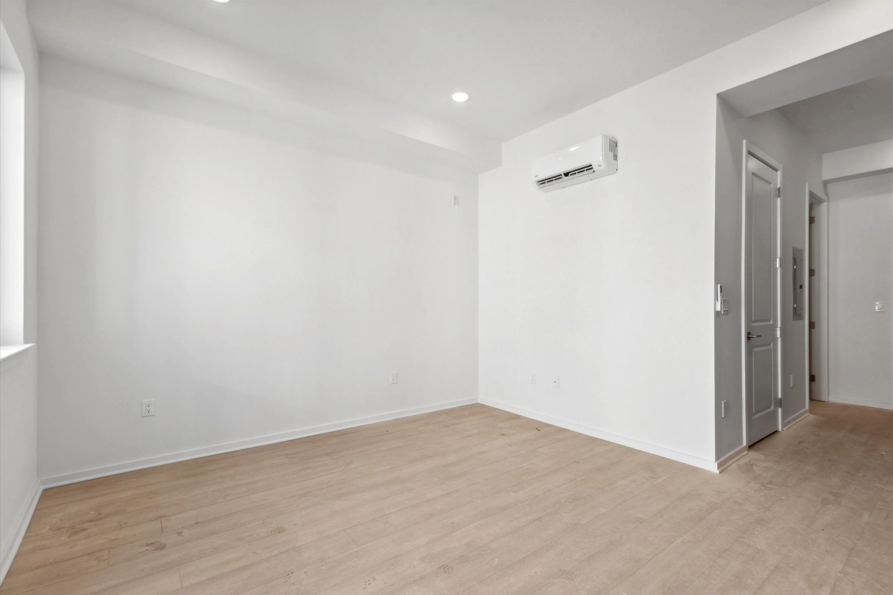 225 N 12th St - Photo 6 of 8