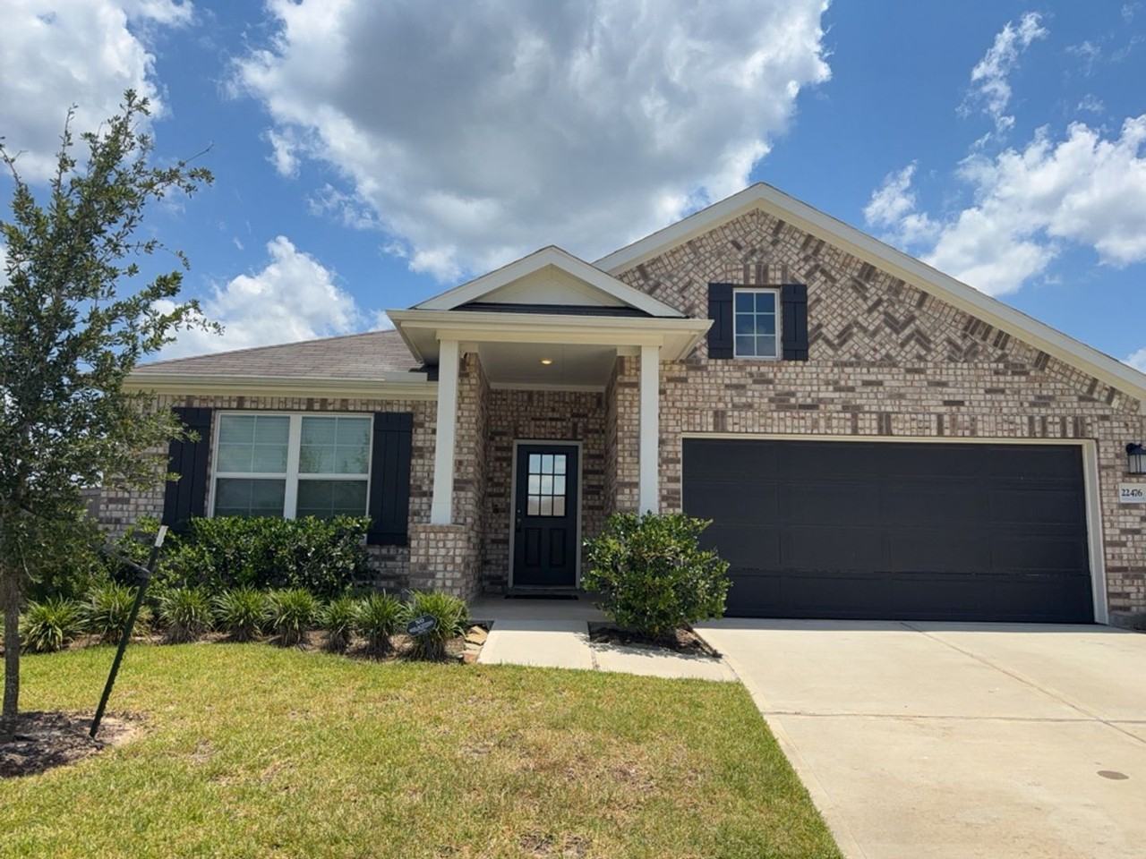 22476 Mountain Pine Dr - Photo 2 of 33