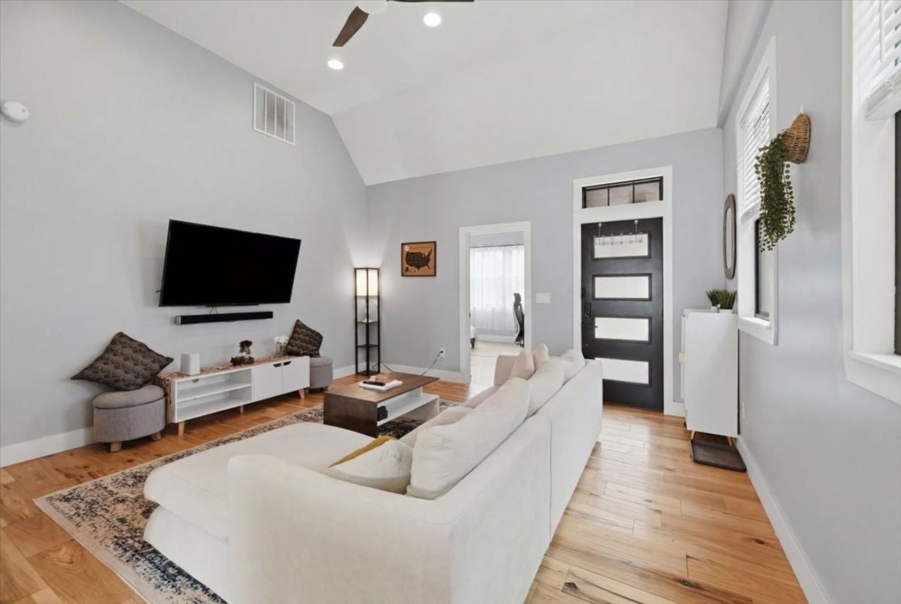 1605 English Ave - Photo 5 of 21