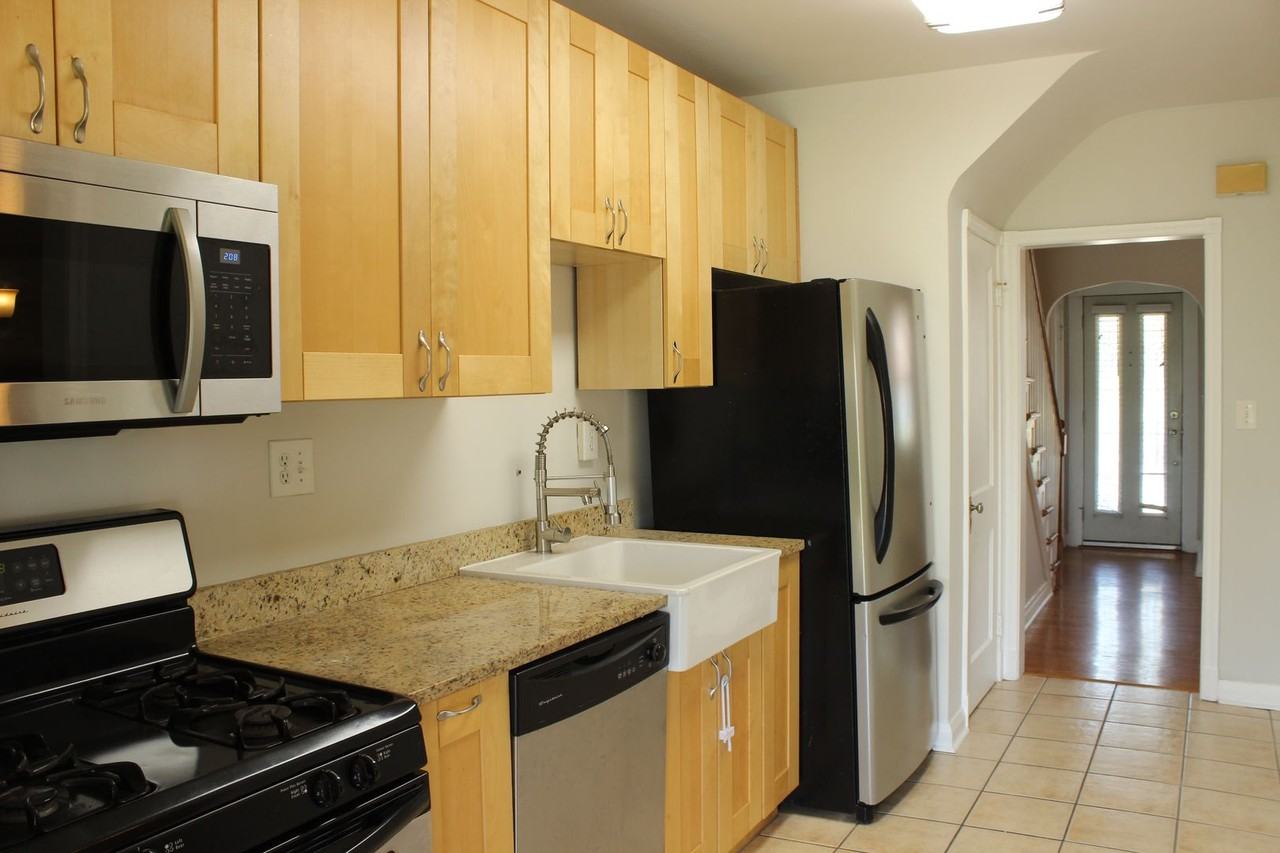 3515 Parklawn Ave - Photo 2 of 32