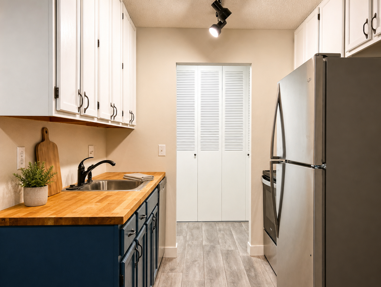 2800 Hillsboro Ave N - Photo 4 of 10