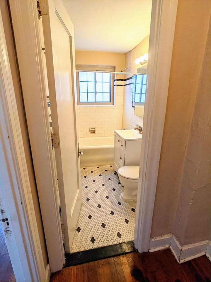 Llanhurst Apartments - Photo 4 of 15