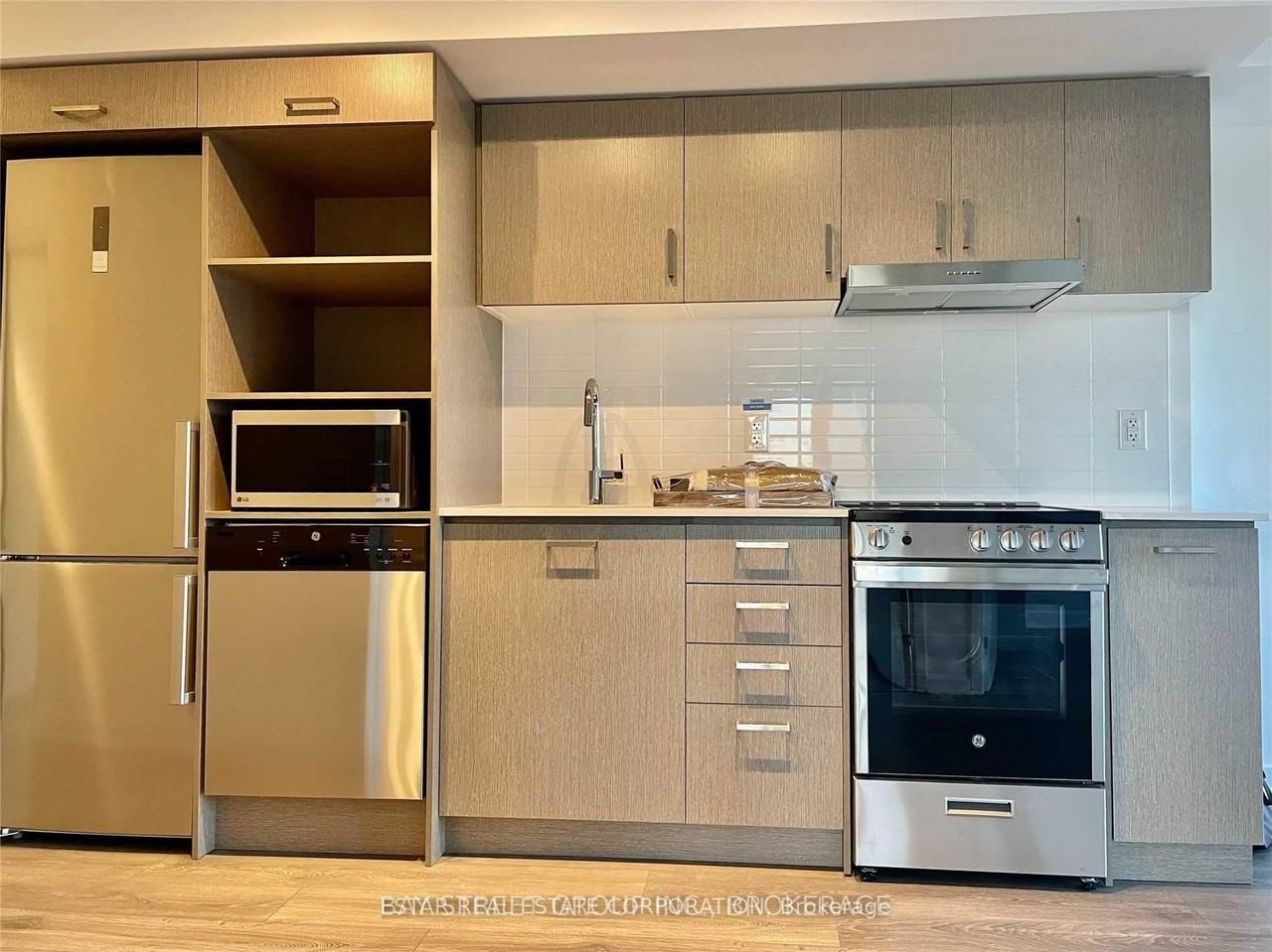 219 Dundas Street East - Photo 5