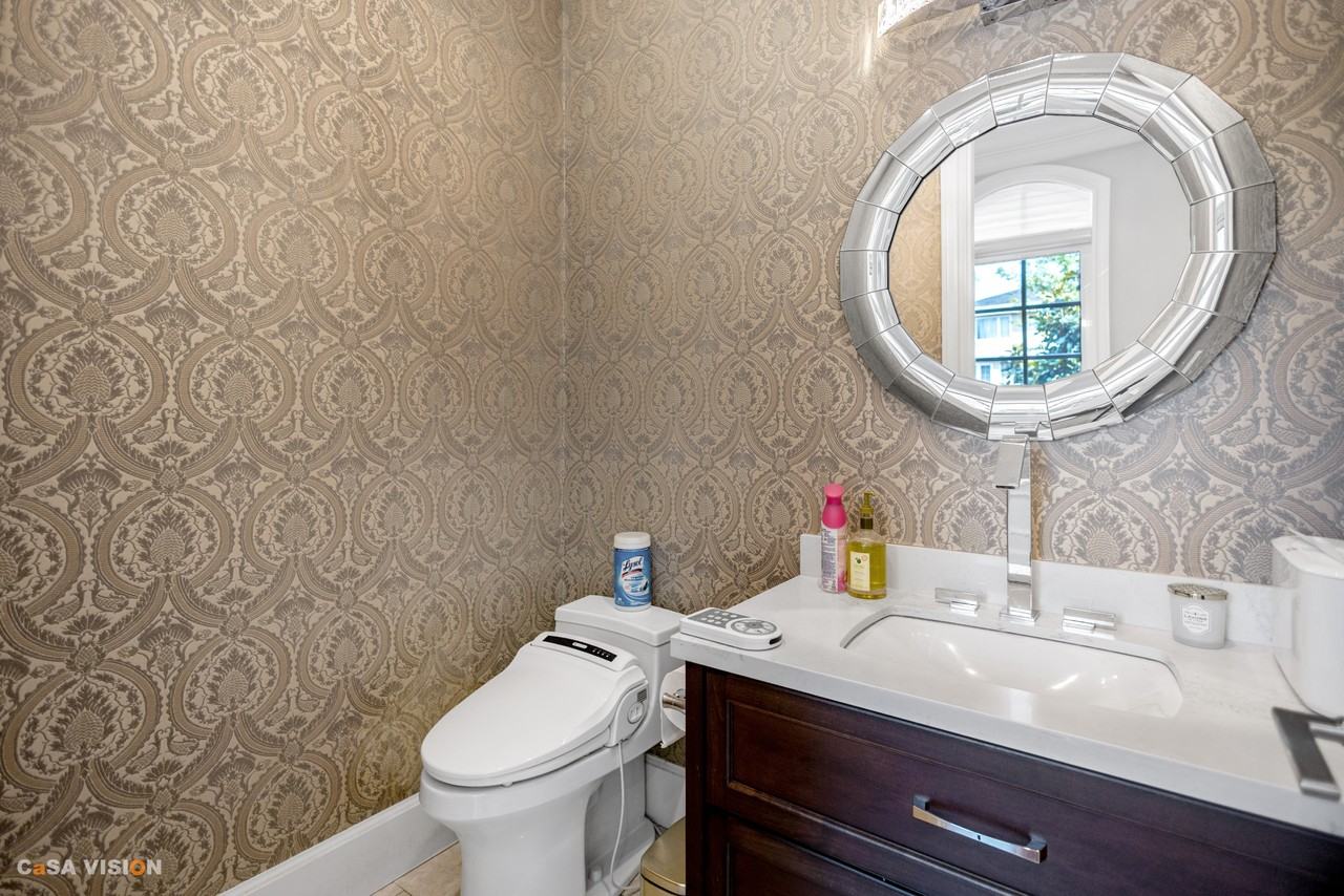 1332 West 51st Avenue - Photo 6 of 34