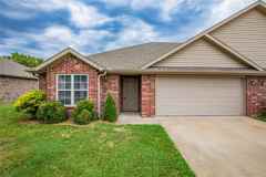 131 Foxglove St - Photo 1 of 1