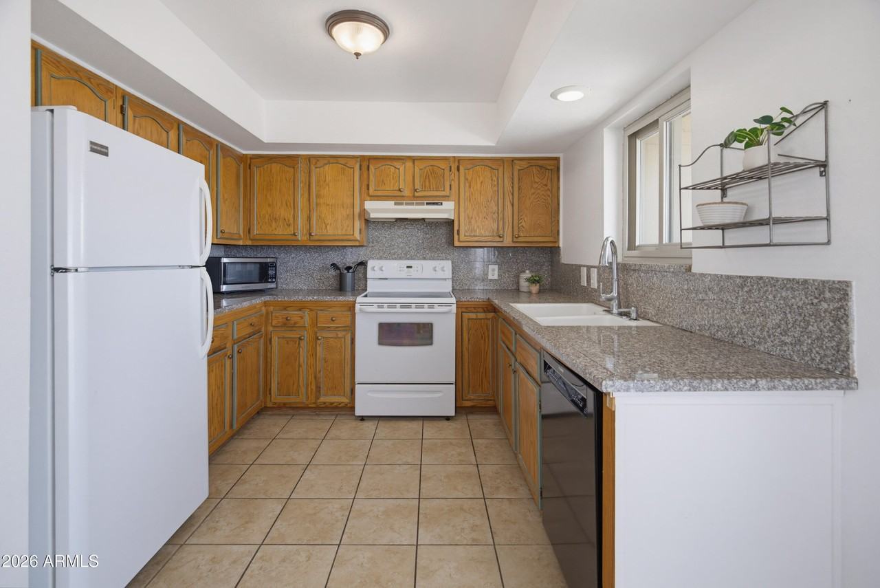 16624 E Palisades Blvd #204 - Photo 5 of 30