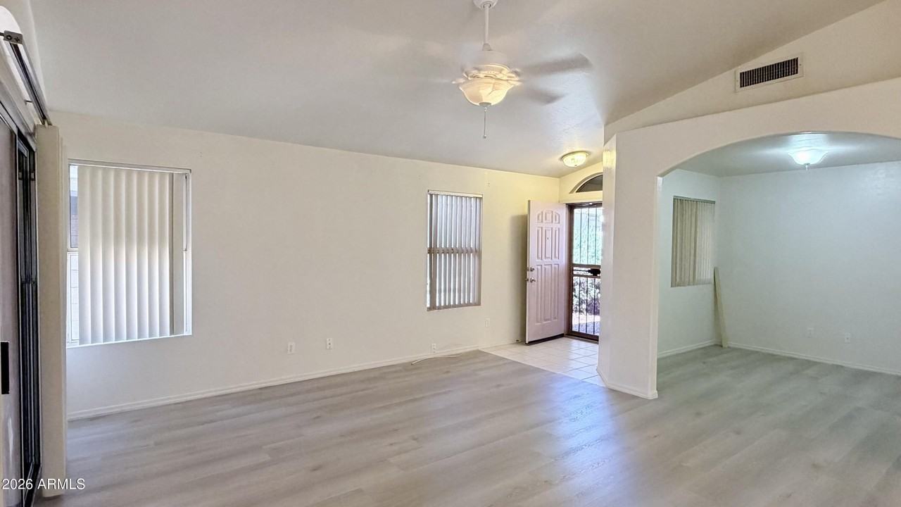 18620 N 2nd Ave - Photo 7 of 29