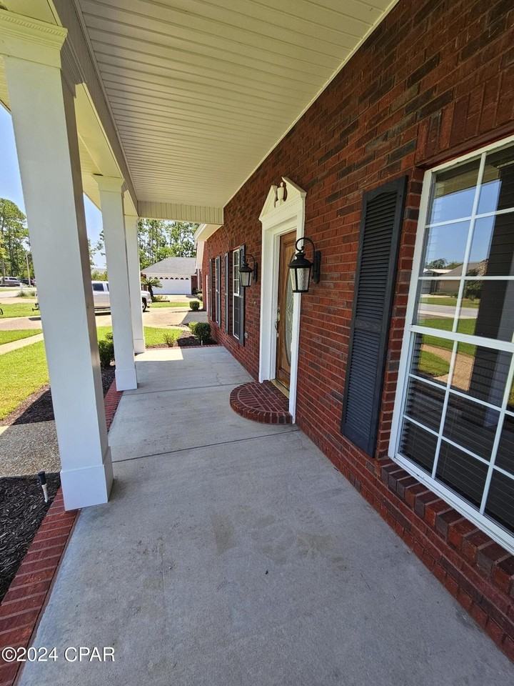 2103 Coral Dr - Photo 3 of 50