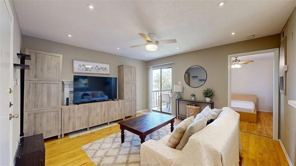1901 Holleman Dr W #412 - Photo 5 of 25