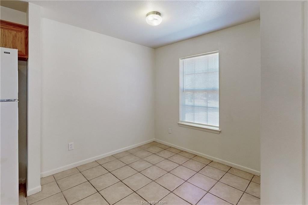 3612 Hollyhock St - Photo 5 of 17