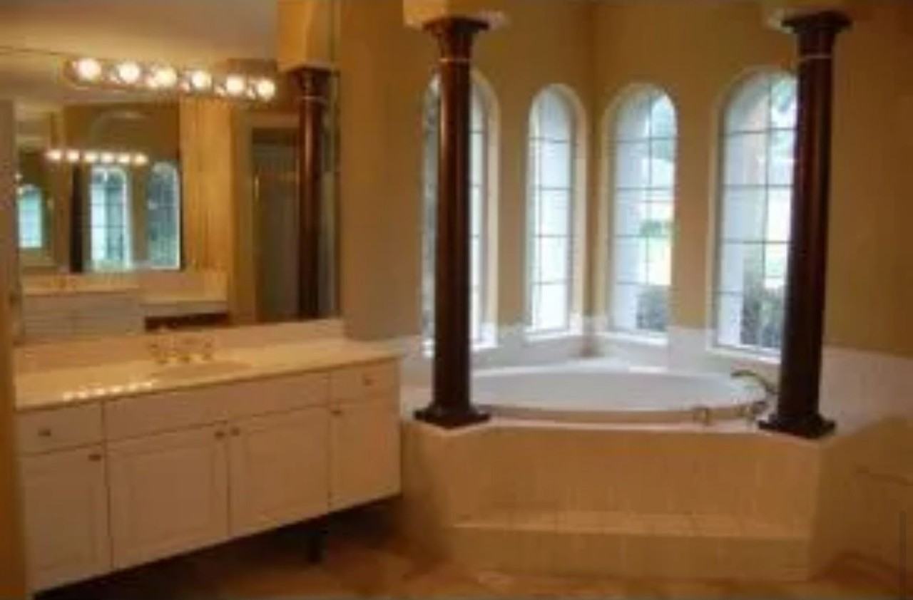 2818 Sw 20th Ave - Photo 2 of 5