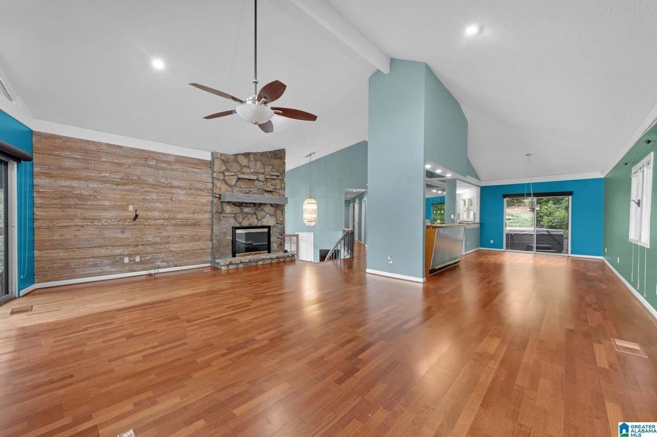 373 Laredo Dr - Photo 4 of 50