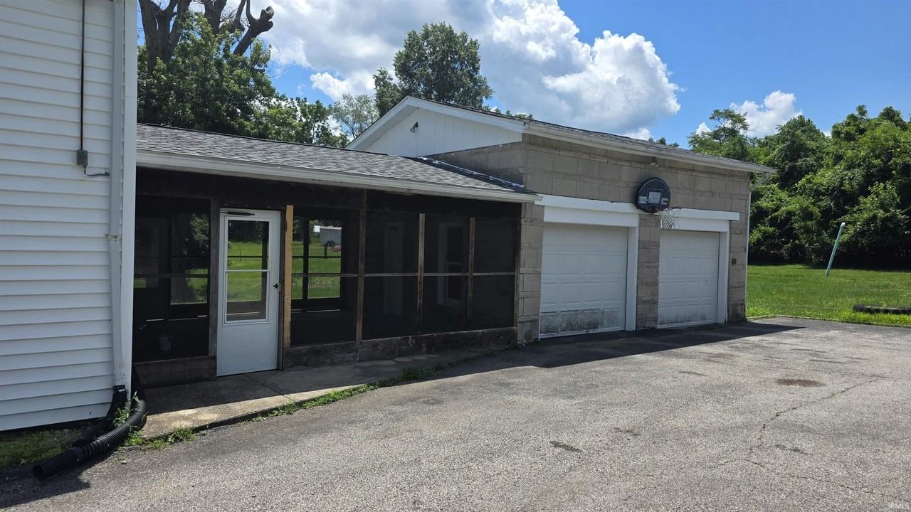 104 S Johnson Ave - Photo 5 of 16
