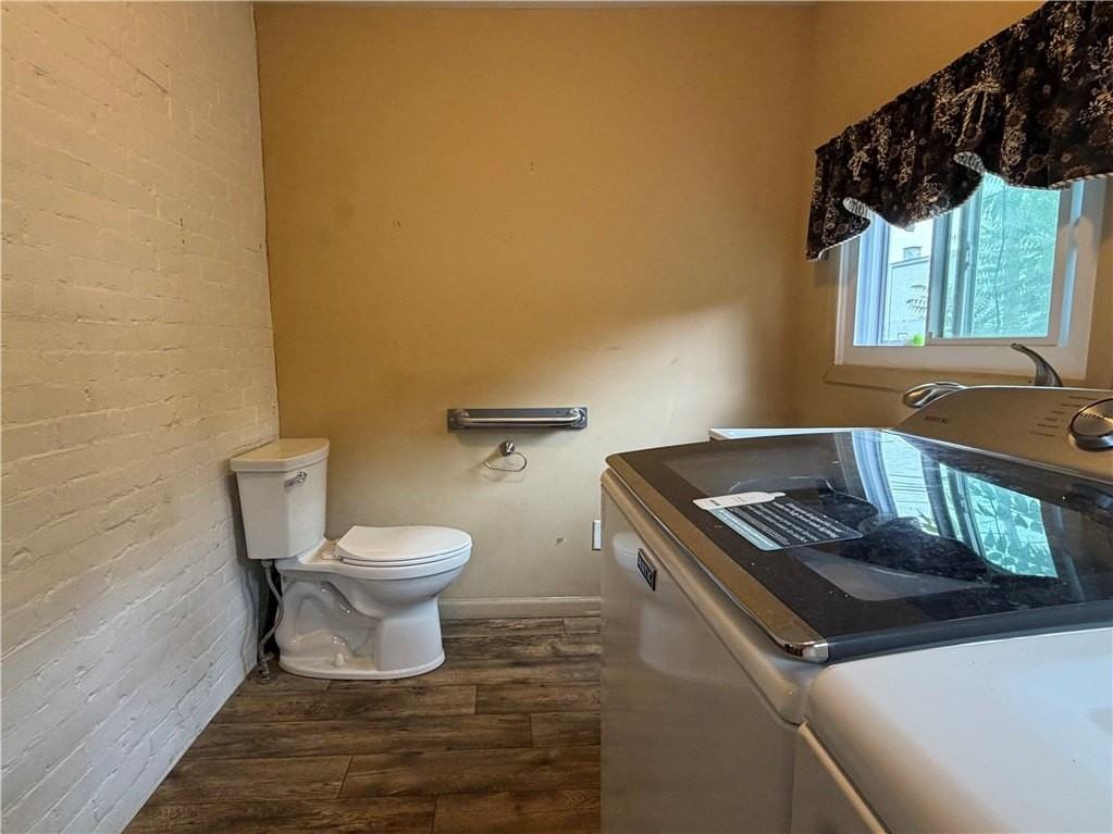 301 W Clinton St - Photo 4 of 12