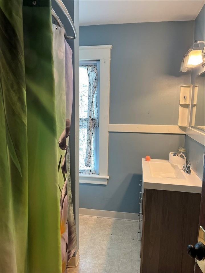 707 Southport St - Photo 7 of 12