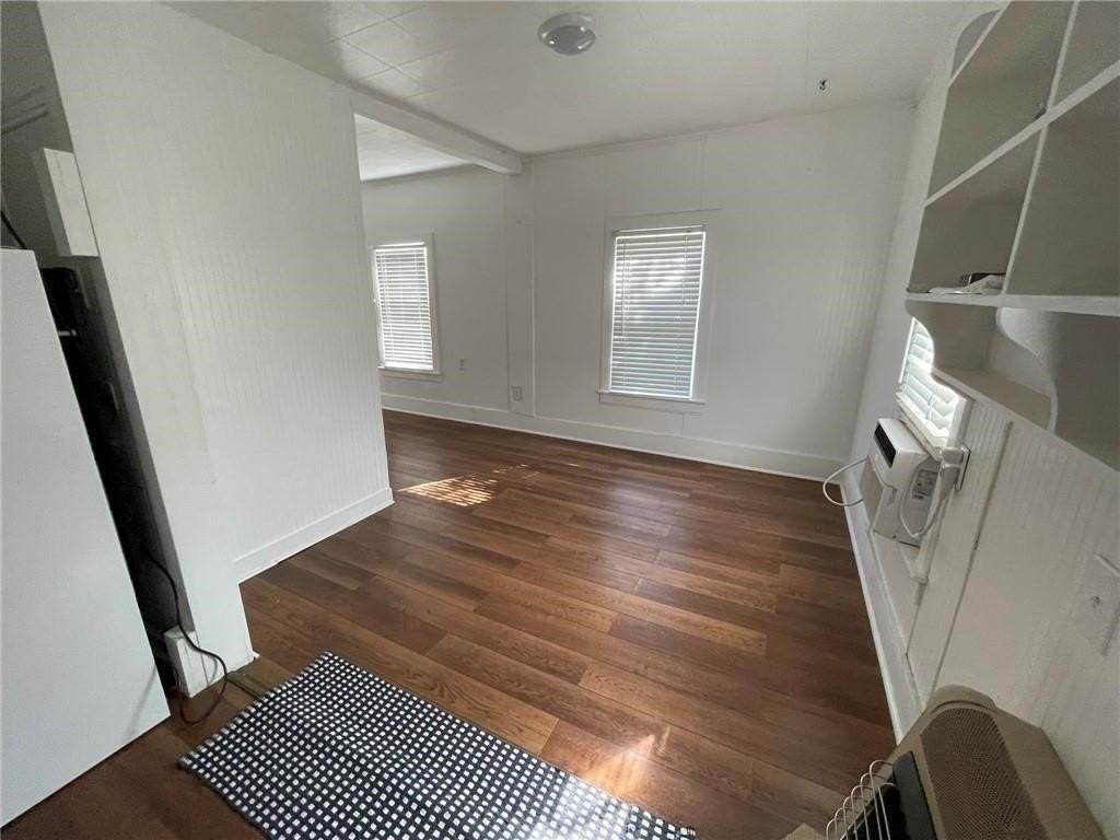 715 1/2 W Richard Ave - Photo 3 of 8