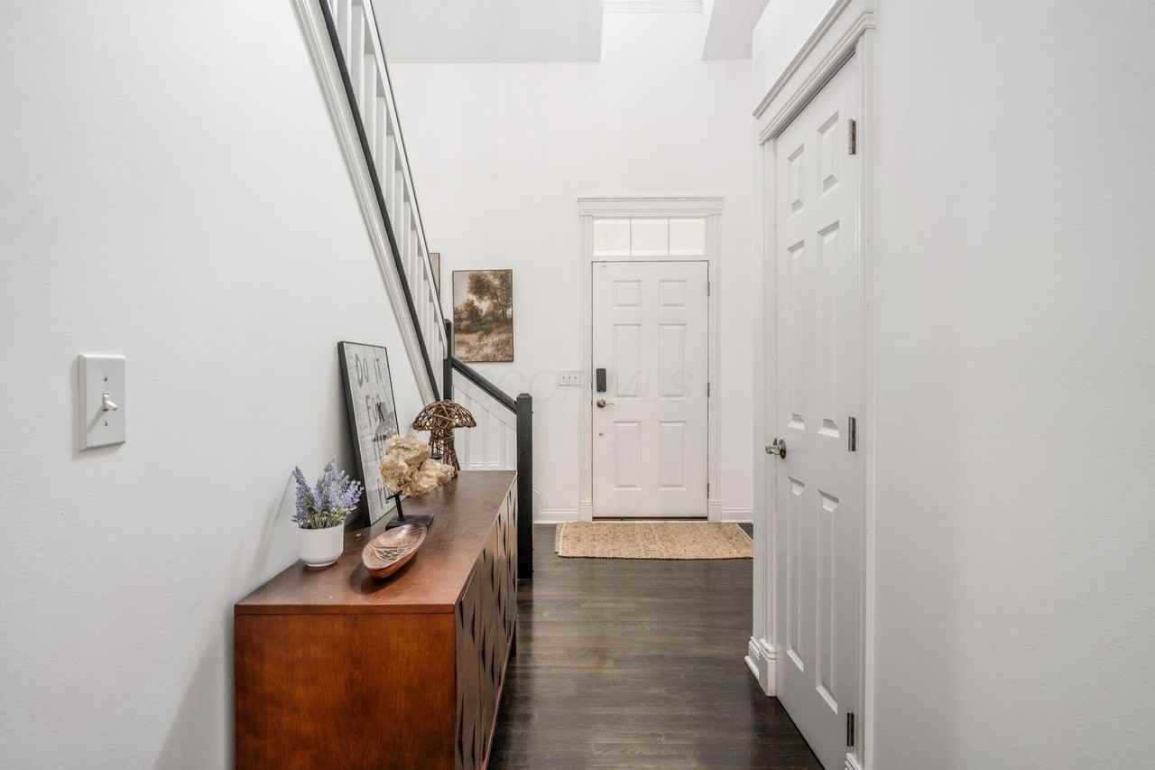 7179 Fernridge Dr - Photo 4 of 50
