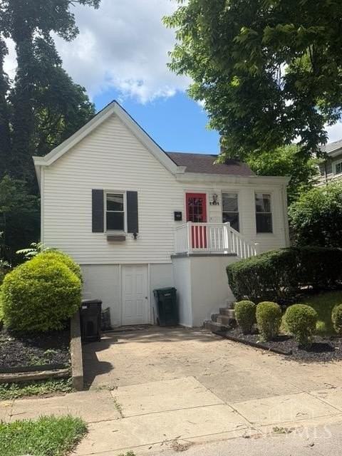 2961 Cadillac Ave - Photo 2 of 13