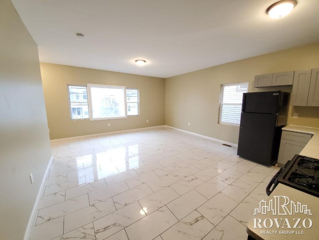 268 21st Street #3C - Photo 4 of 14