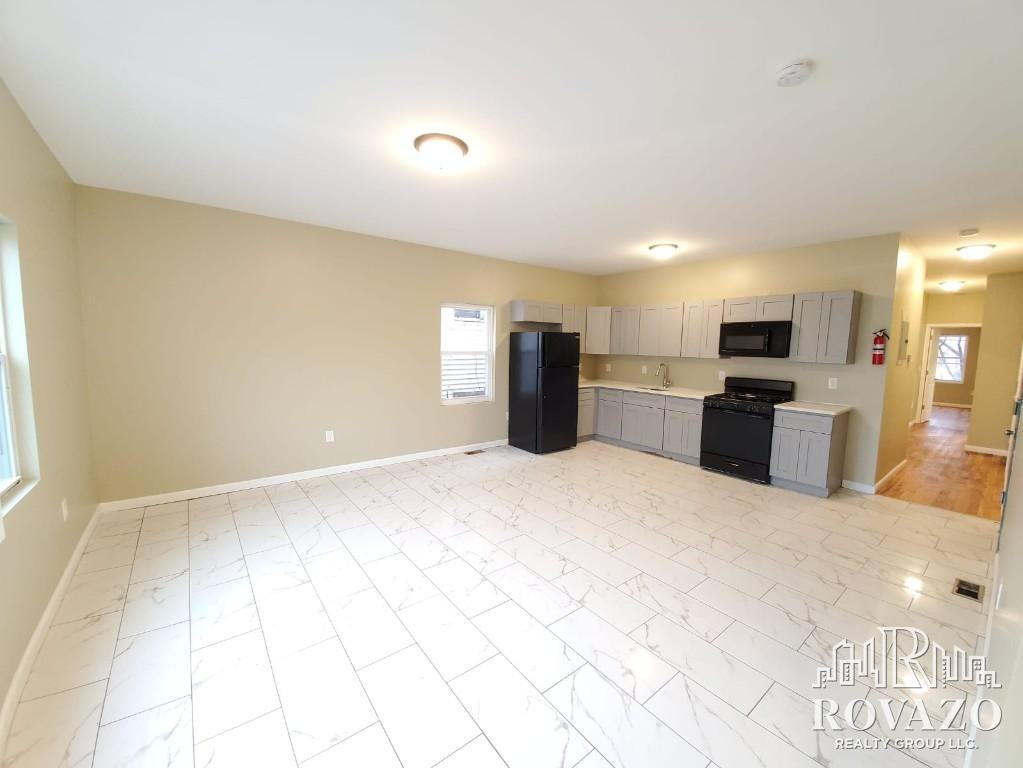 268 21st Street #3C - Photo 2 of 14
