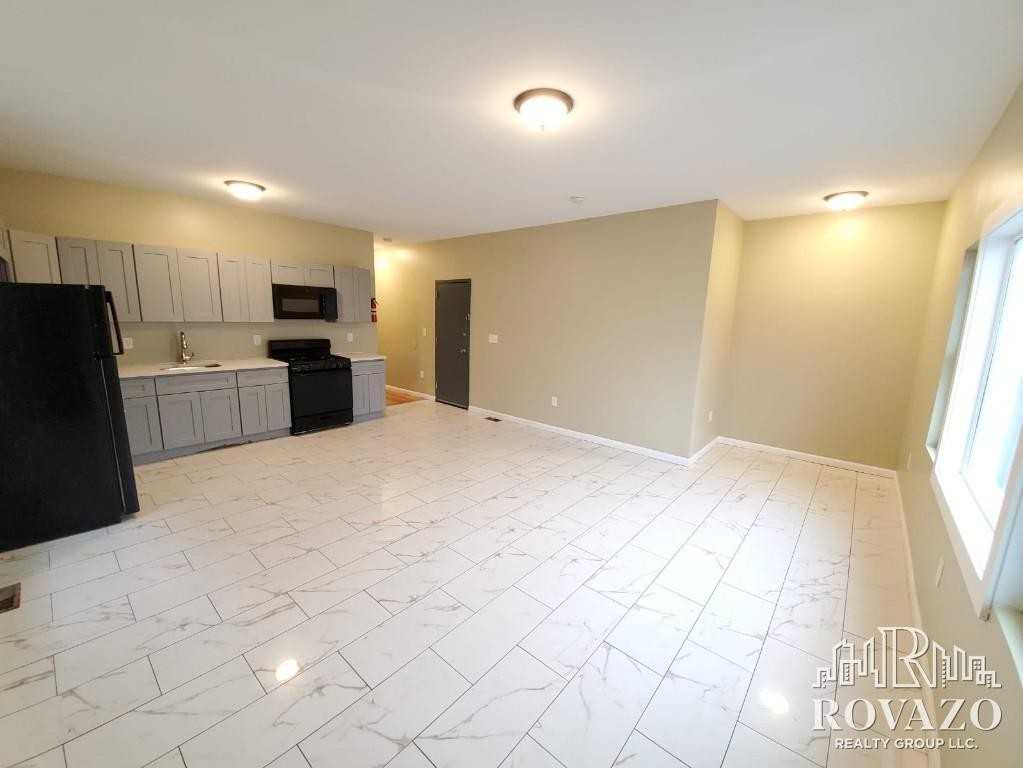 268 21st Street #3C - Photo 3 of 14