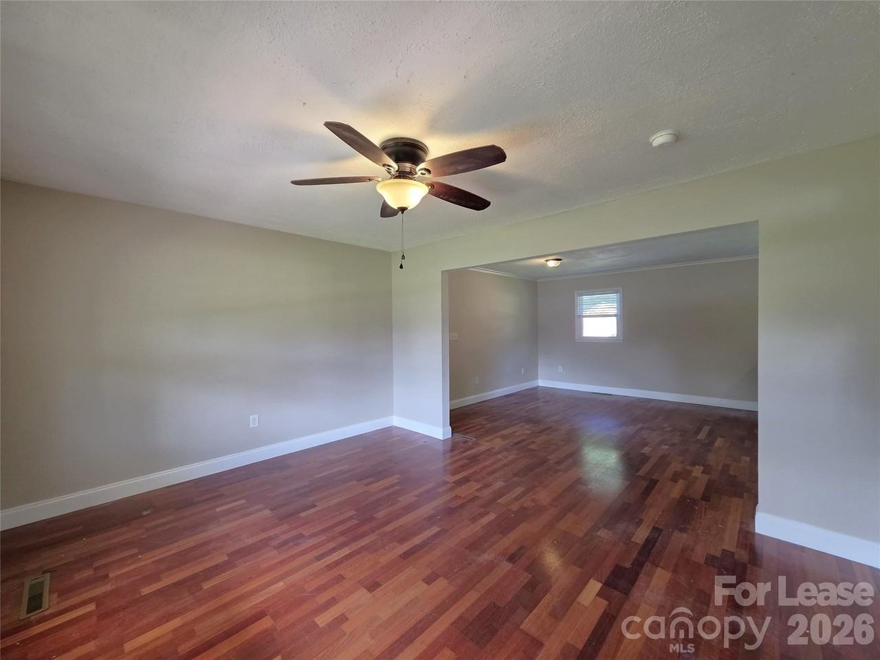 1052 Rembrandt Dr Sw - Photo 3 of 26