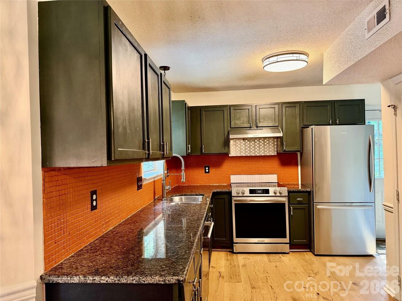11809 Lansbury Ct - Photo 6 of 31