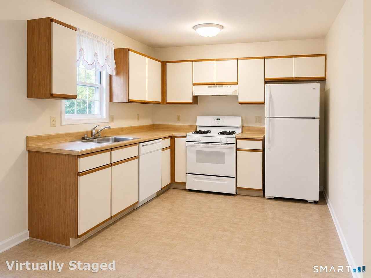 39 Grand St #C - Photo 2 of 6