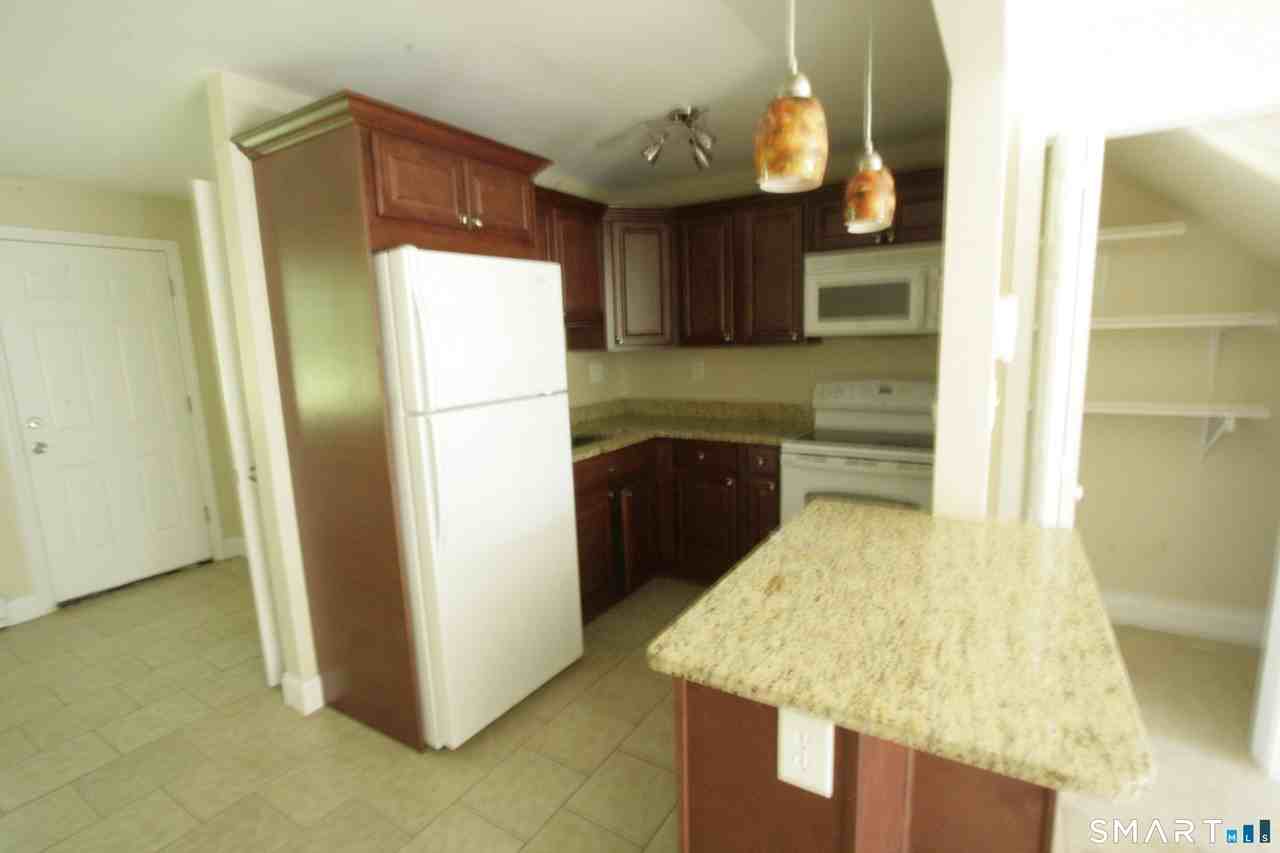 95 E Grand Ave #6 - Photo 4 of 8